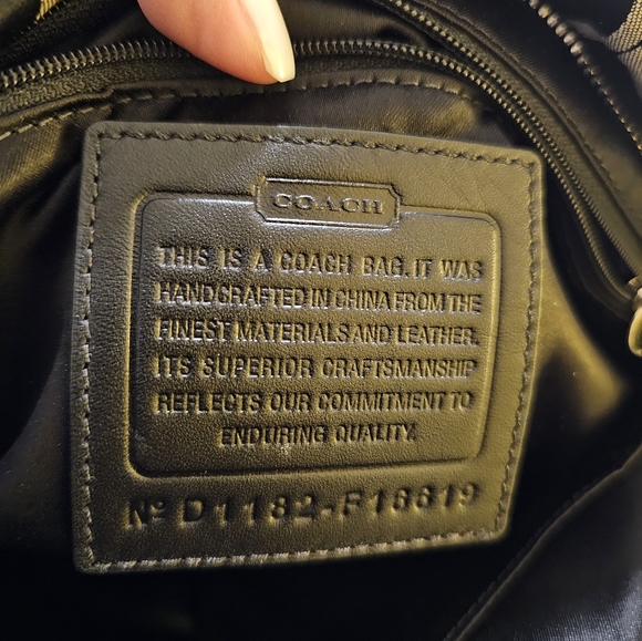 Medium Tote - Picture 3 of 4